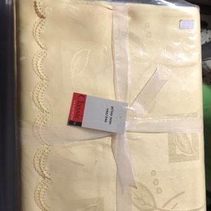 Silk Vardinon Israel Table linen cloth cover